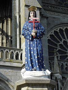 17 janvier : Notre Dame de Pontmain 220px-Pontmain__2853_29_Statue_de_la_Vierge_sur_le_parvis_de_la_basilique